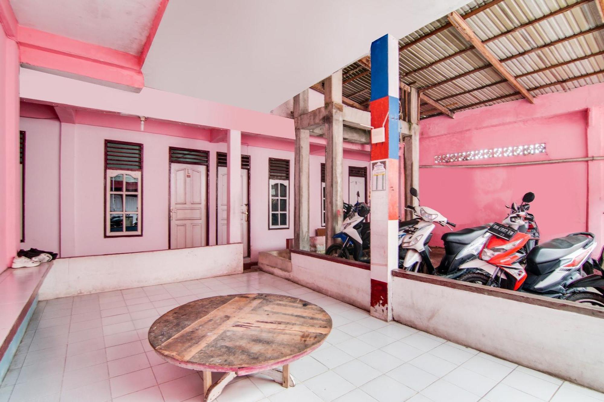 Spot On 91858 Raja Homestay Syariah Pekanbaru Eksteriør billede